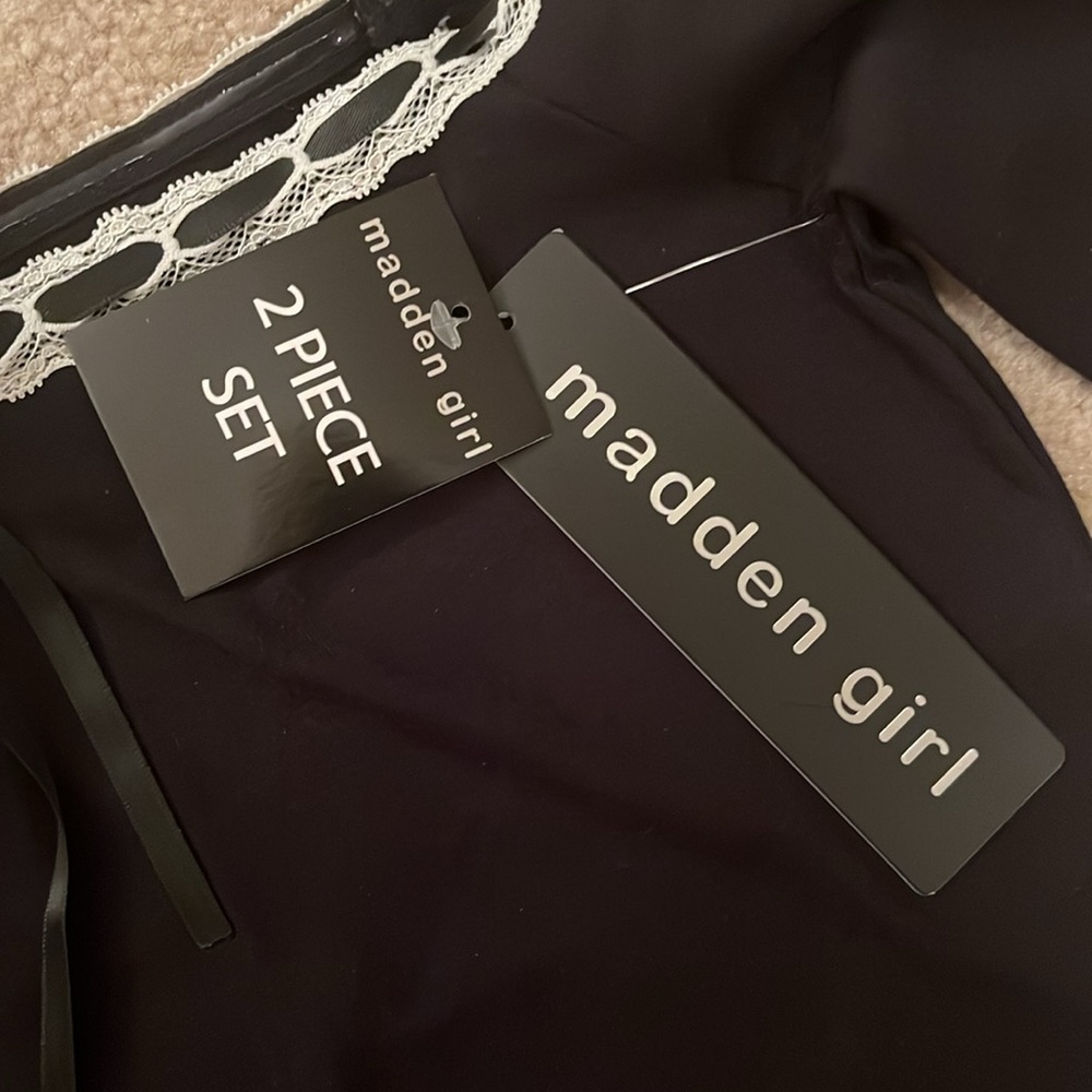Madden Girl Black Off-the-Shoulder Crop Top with White Trim - Picture 7 of 13